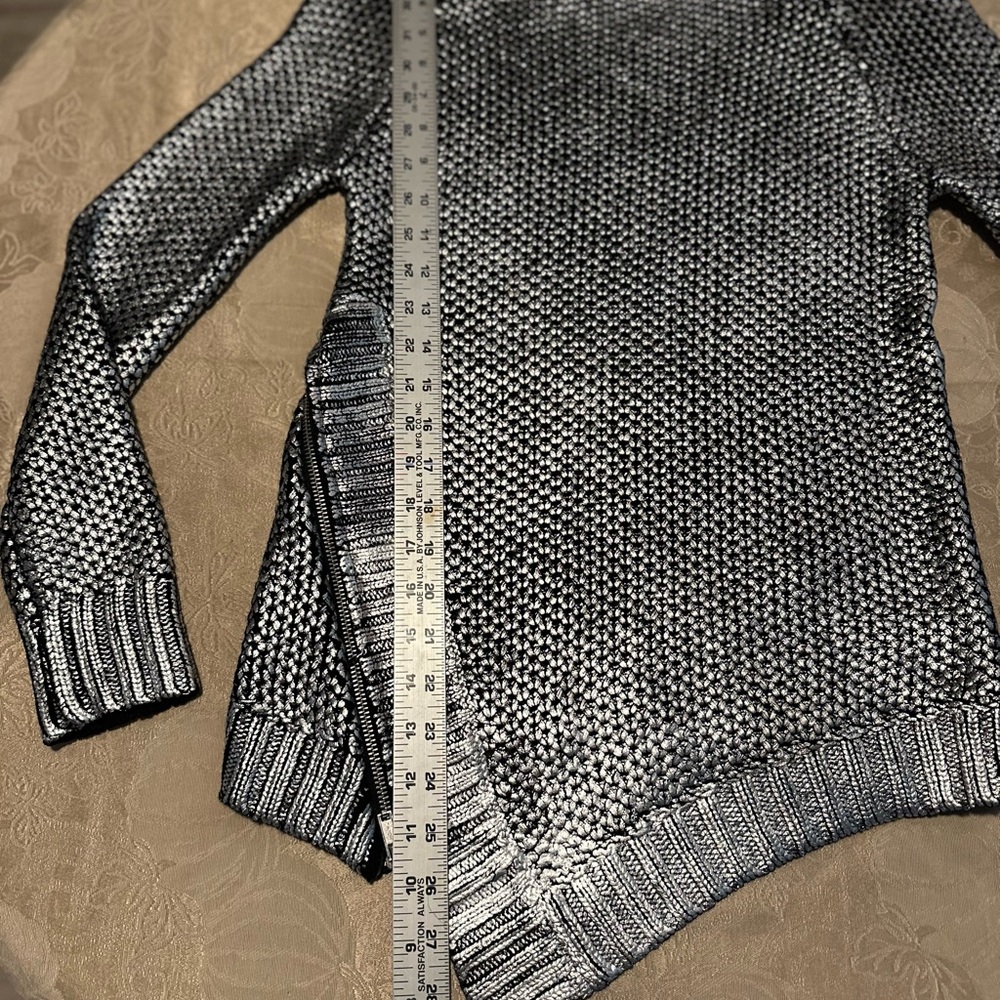 SAKS FIFTH AVENUE Sweater. Soft inside, metallic silver exterior & black. Size s - Picture 7 of 12